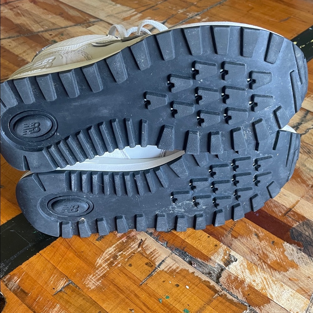 New Balance Light Gray Sneakers - Picture 6 of 6